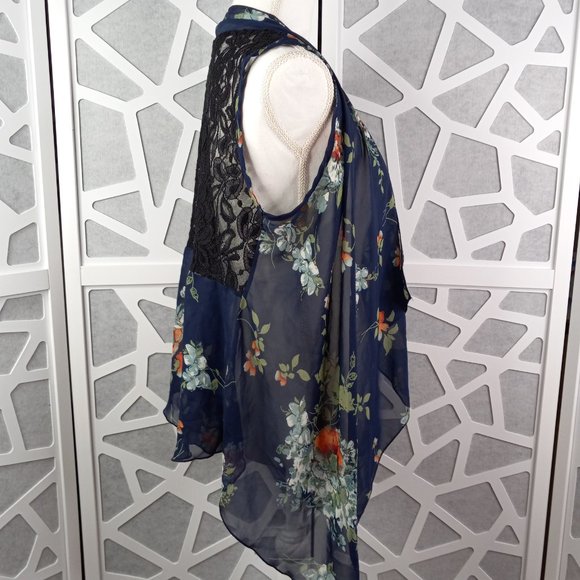 Color Swatch Medium Sheer Floral And Black Lace Vest - Picture 4 of 11